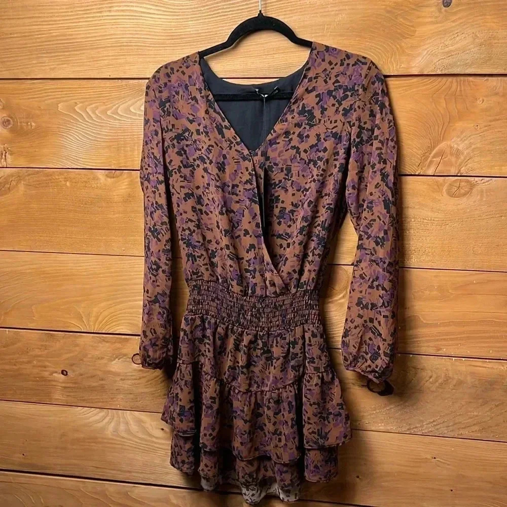 Revolve Krisa women dress extra small mini long sleeve v neck ruffled abstract